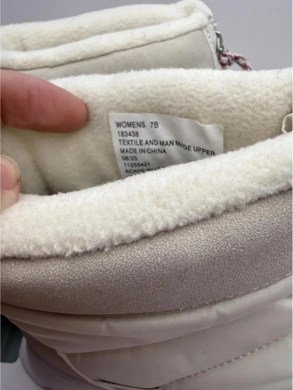 Magellan Outdoors Women's Winter Snow Boots with Fleece Lining Size 7